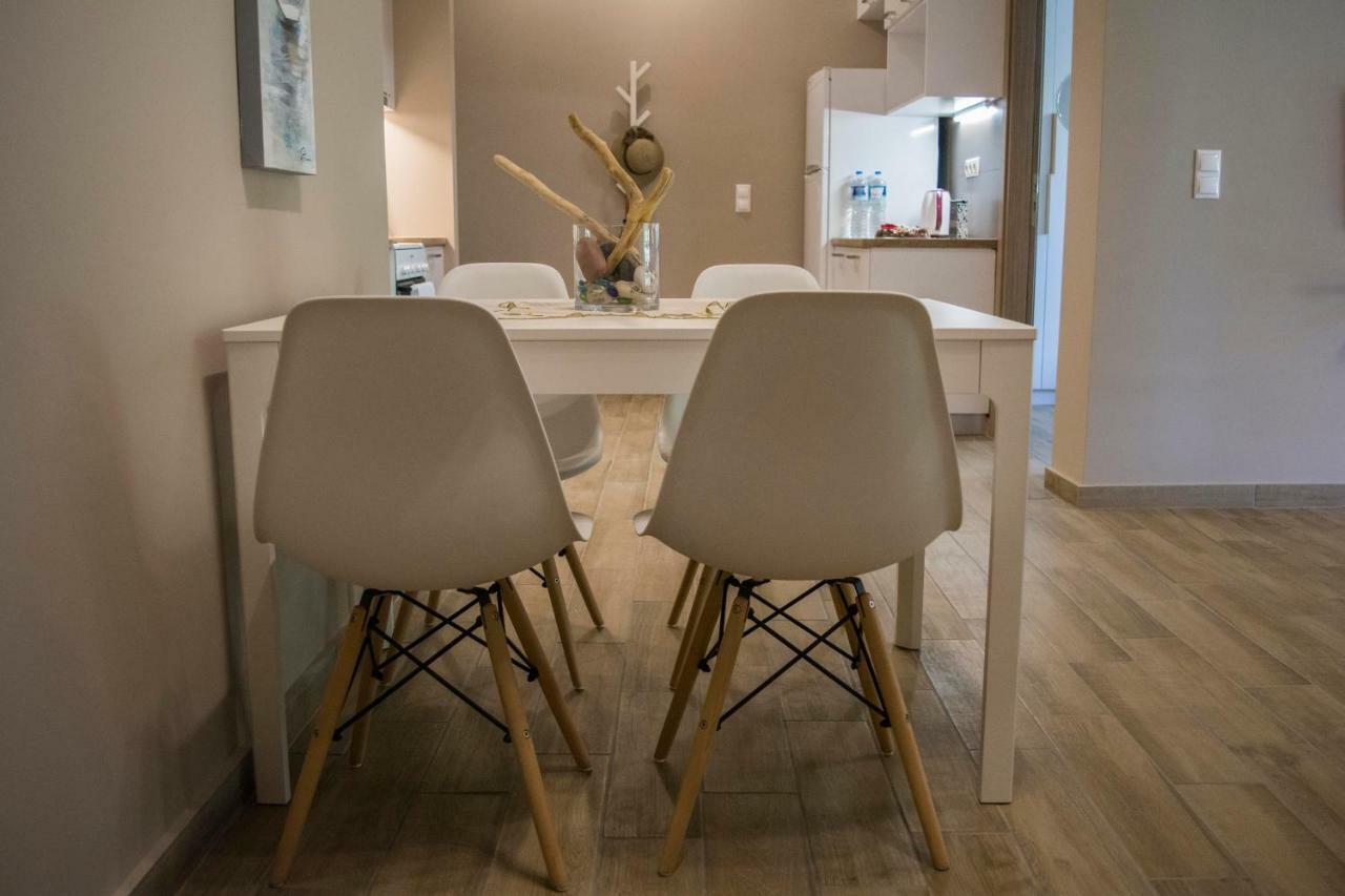 Chic And Minimal Apartment Close To Thissio Metro Athen Exterior foto